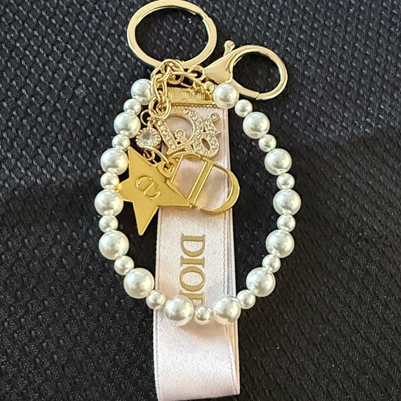 Dior Gold Toned Pearl Bag Charm Keychain - Picture 9 of 10